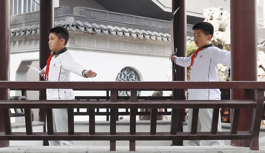 “微雨众卉新，一雷惊蛰始。”这是一个充满活力的时节，正如中国武术，以刚柔并济的一招一式诠释着生命的律动