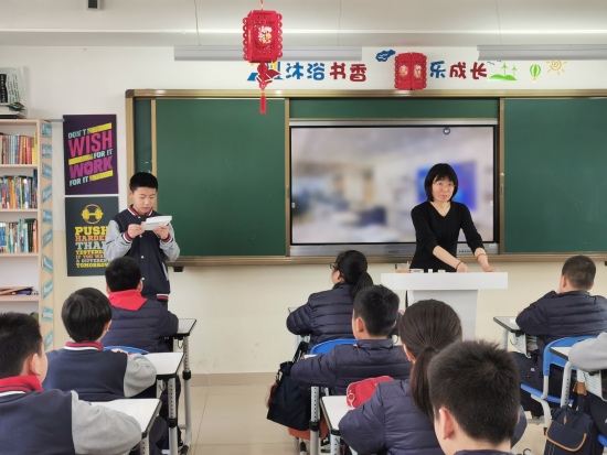 韦校宣讲.jpg